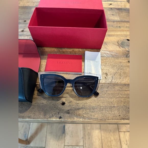 NIB VALENTINO Blue Square Sunglasses main image 5